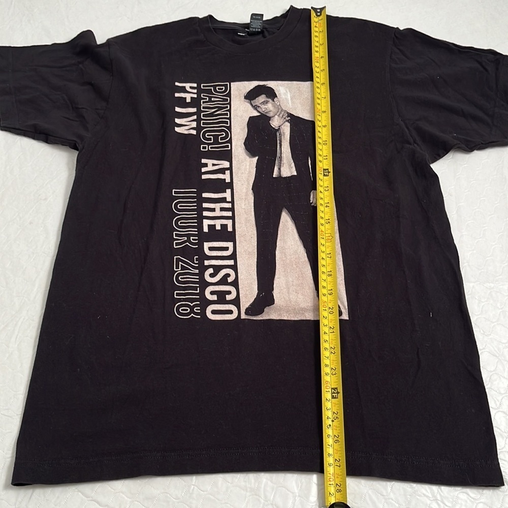 Panic! At The Disco PFTW 2018 tour black short sleeve concert t-shirt - Picture 4 of 6